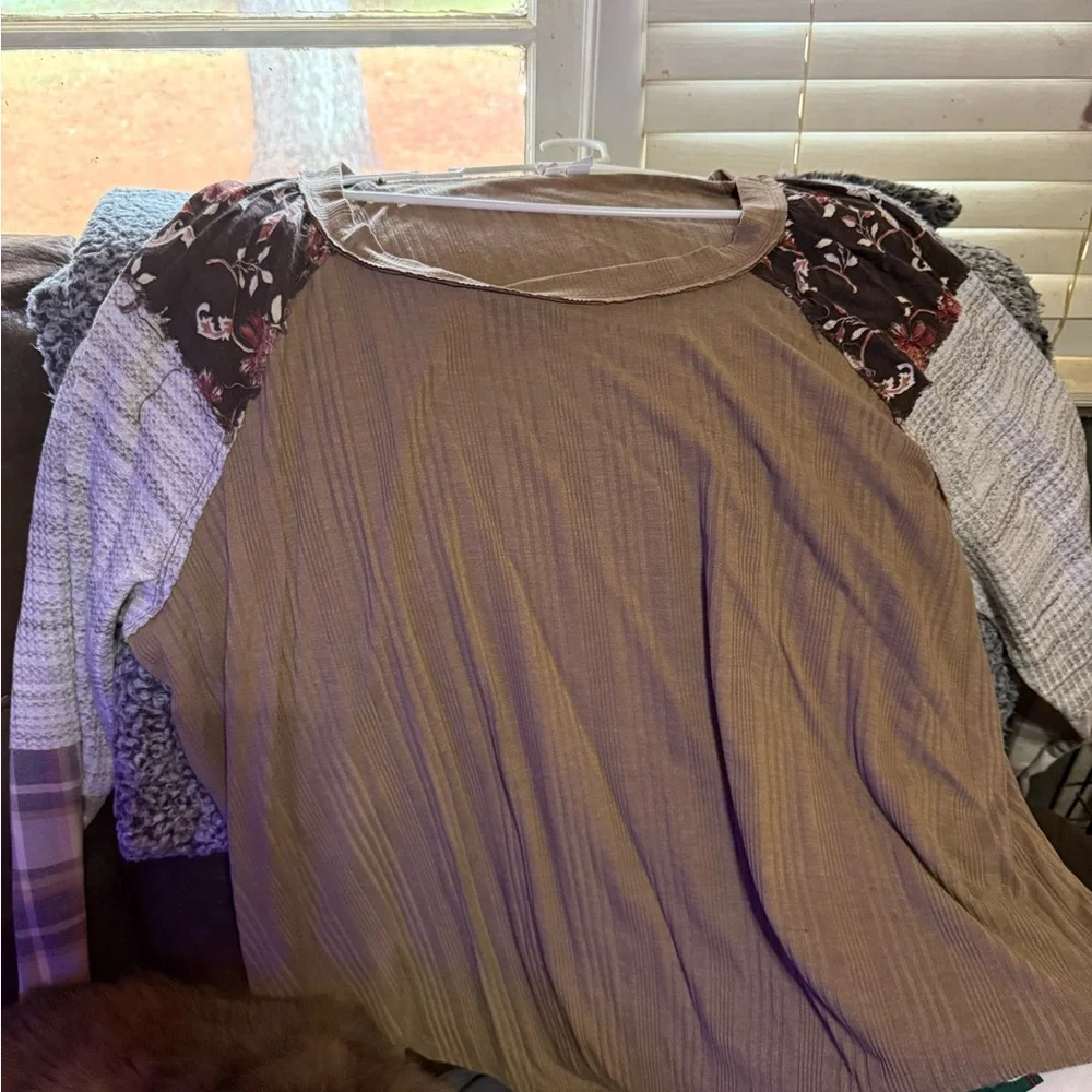 Cato Tan Top with Floral and Striped Sleeves - Picture 1 of 1